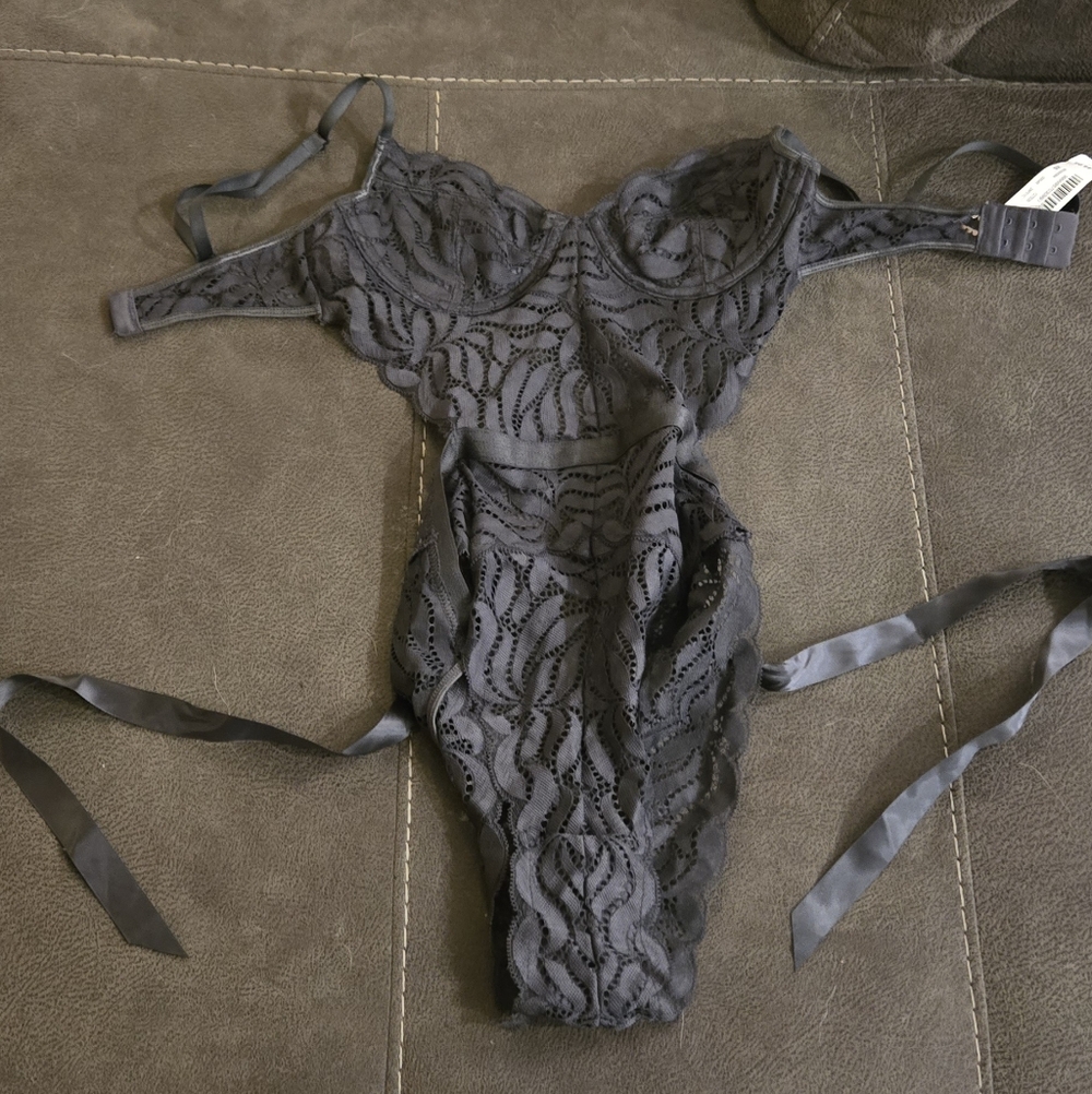 Elegant Lace Bodysuit in Charcoal Gray